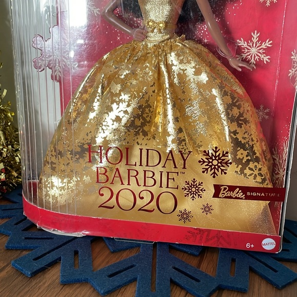 2020 Holiday Barbie - Picture 7 of 12